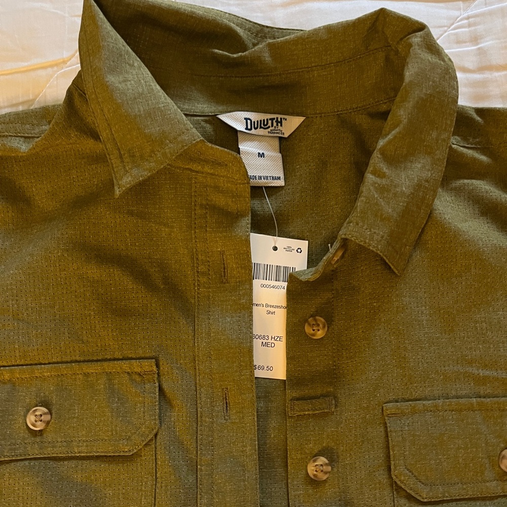 Duluth Trading Company Breezeshooter Shirt Women’s Medium NWT Olive Green